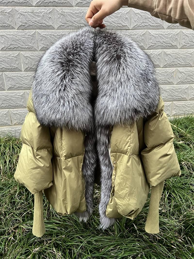 Модна жіноча зимова куртка пуховик з натуральним хутром сезон 2023 Оливкова із сірим хутром Розмір М