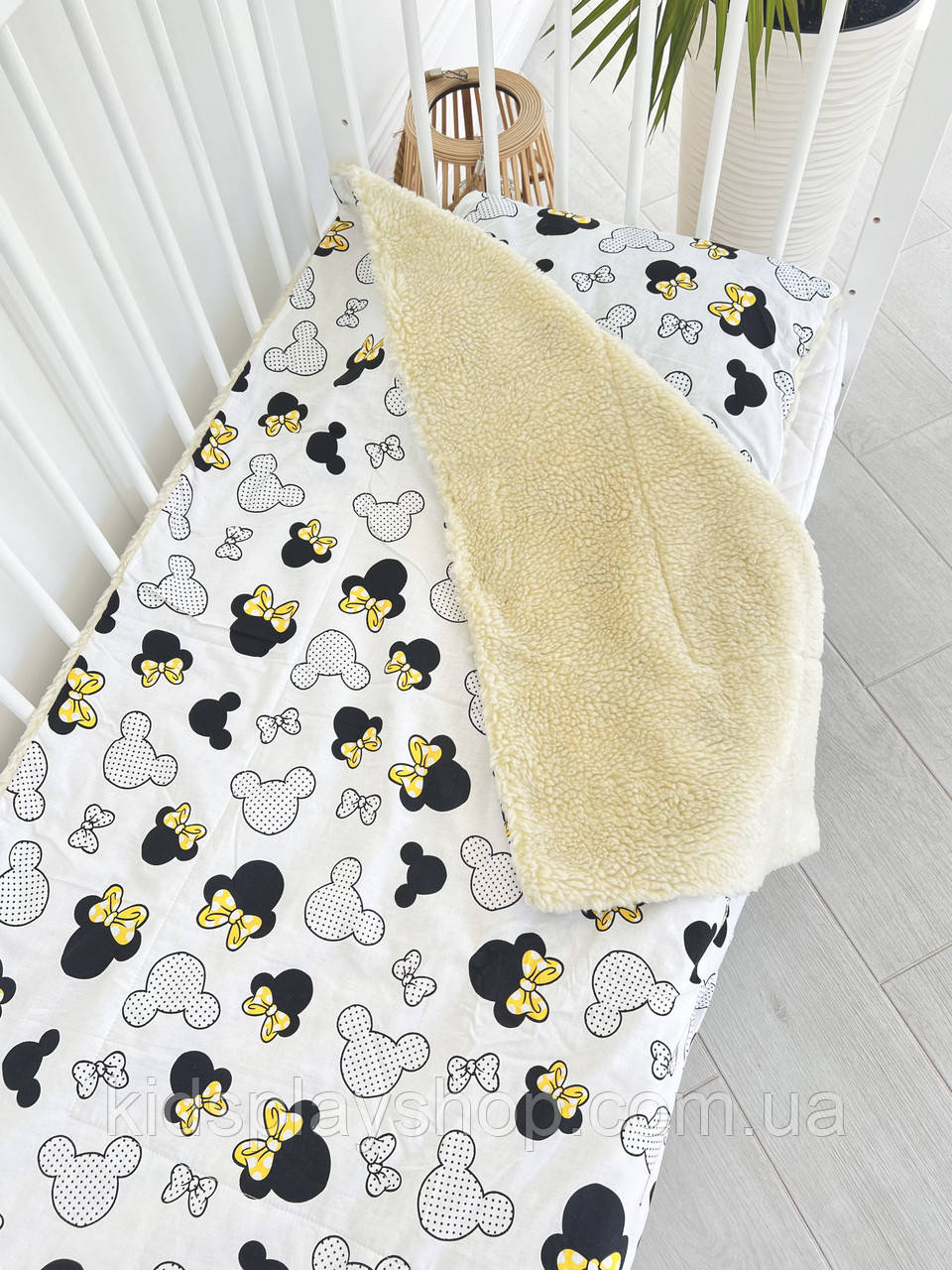 Комплект у дитяче ліжко ковдра та подушка на овчині