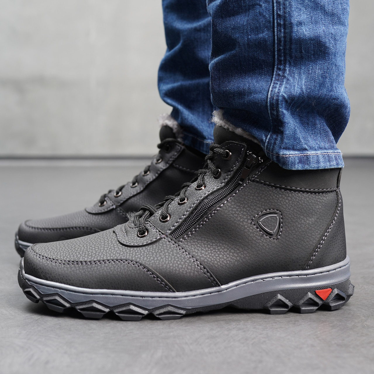 Чоловічі черевики з підошвою прошитою