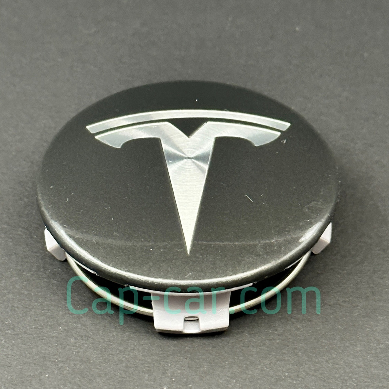 Ковпачок, заглушка для колісного диска Тесла. Tesla, графітовий з хромованим логотипом. 57 мм.
