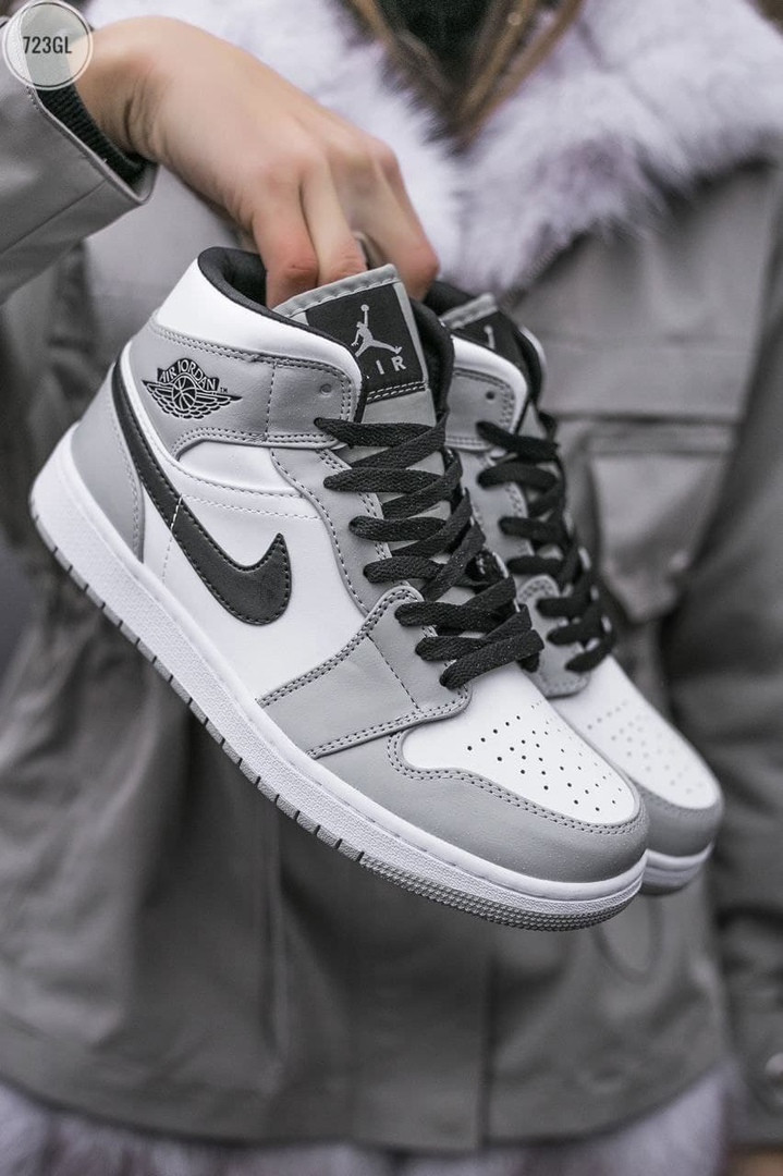 Жіночі кросівки Nike Air Jorдан 1