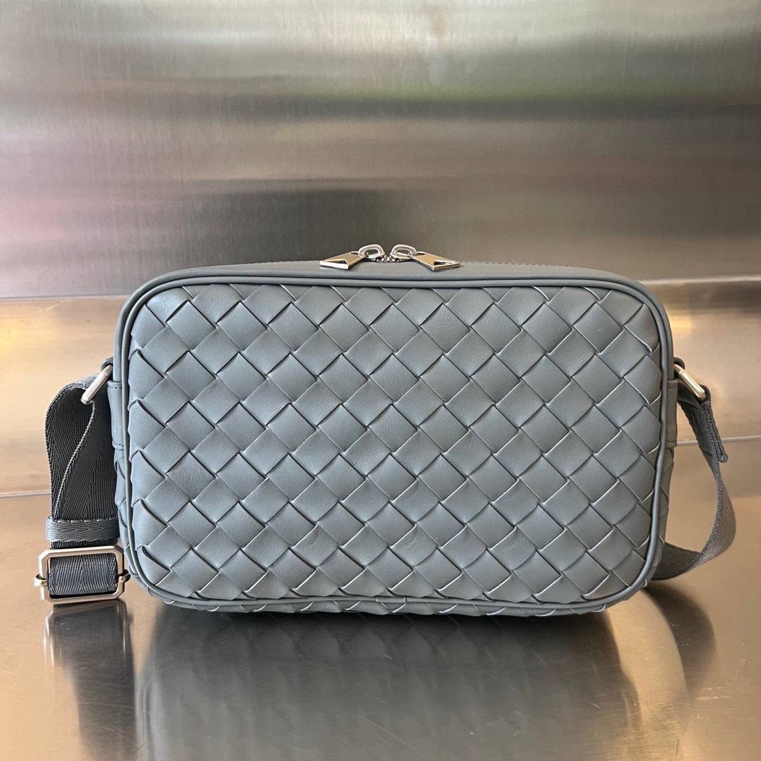 Чоловіча сумка Bottega Veneta Intrecciato