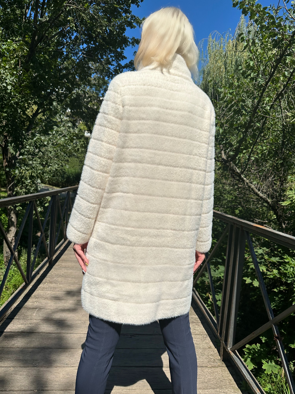 Пальто з вовни альпака розмір 54-58 колір молочний