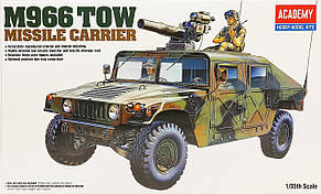 M-966 Hummer з протитанковим комплексом Tow. Збірна пластикова модель у масштабі 1/35. ACADEMY 13250