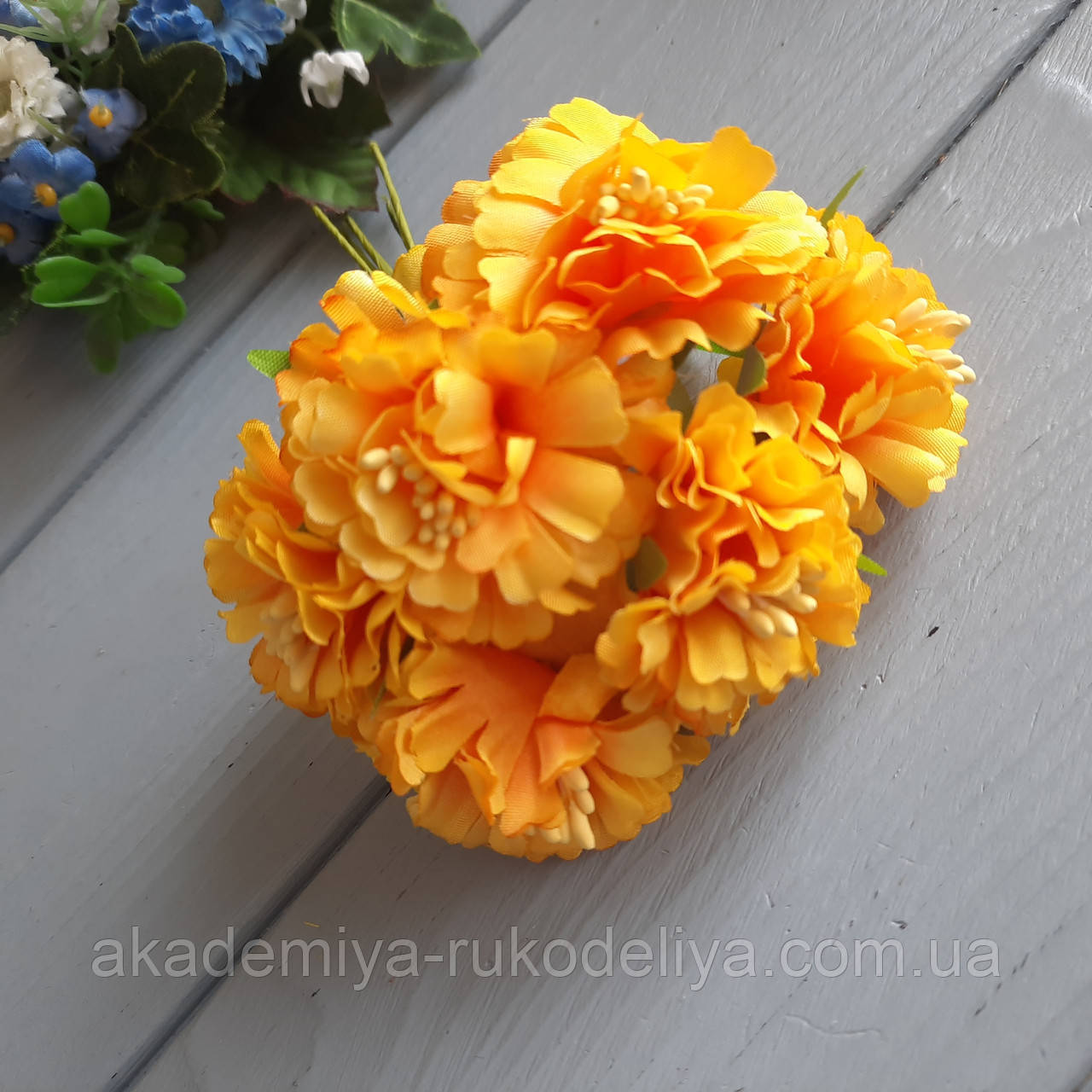 Волошки (чорнобривці, гвоздика, хризантема) з тканини на ніжці жовті 4 см — (паковання 6 шт.), фото 1