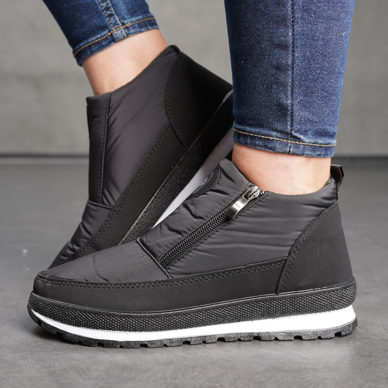 Зимові жіночі кросівки чорні