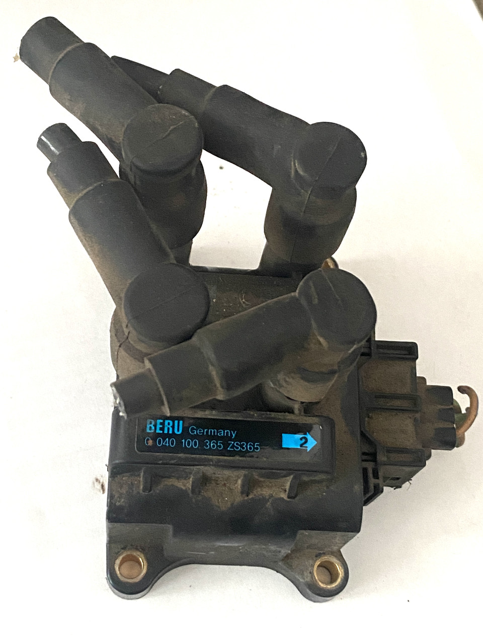 Котушка запалювання 0040100365 beru ord escort vii focus ii fiesta iv mondeo ii / mazda 121 mazda 2 95-08