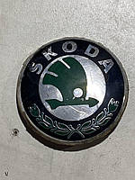 Емблема значок логотип багажника 1u0853621 Skoda Fabia 2 2008-2012 1.2 бензин Б/У