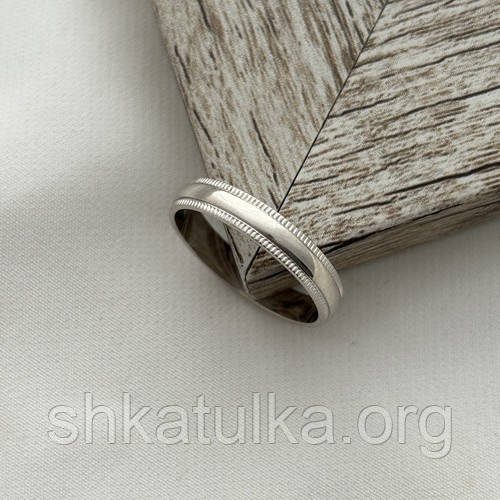 Обручка зі срібла з орнаментом родована