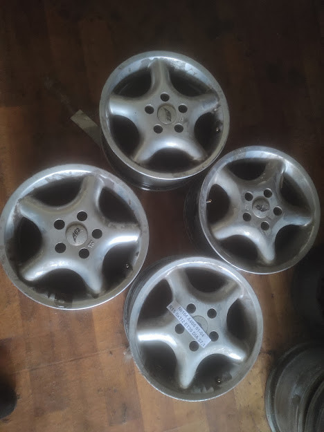 No164 Б/у диск R15 5x112 ET 39 DIA 57.1 для Audi A4 B6 2001-2004