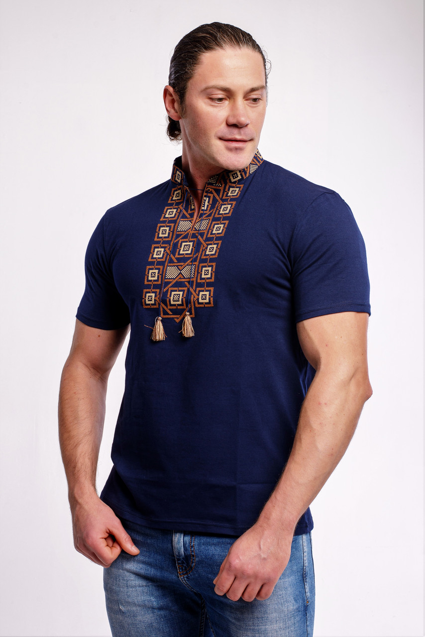 Модная мужская футболка с вышивкой «Оберег с коричневым» M - фото 2 - id-p1528152542