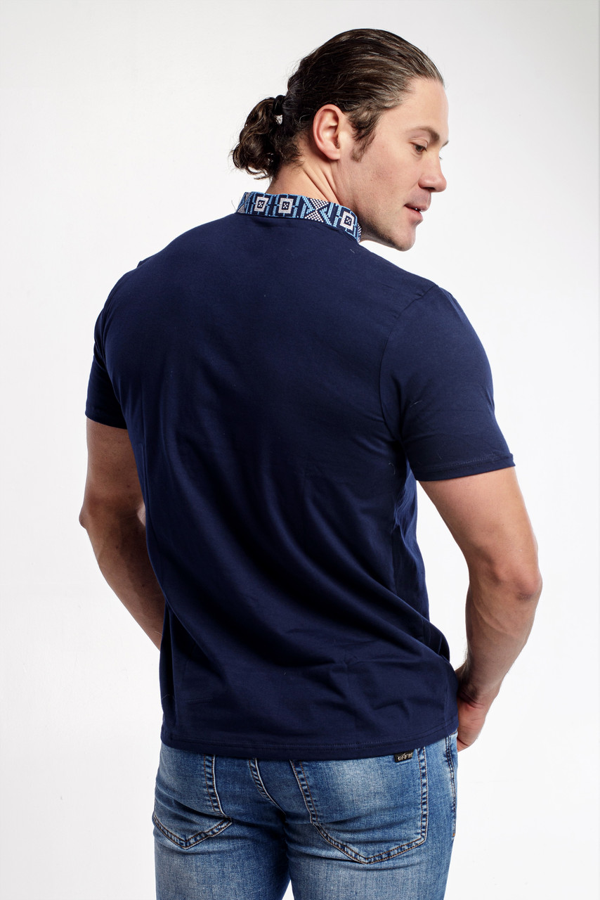 Праздничная мужская футболка с вышивкой «Оберег с синим» S - фото 3 - id-p1528162849