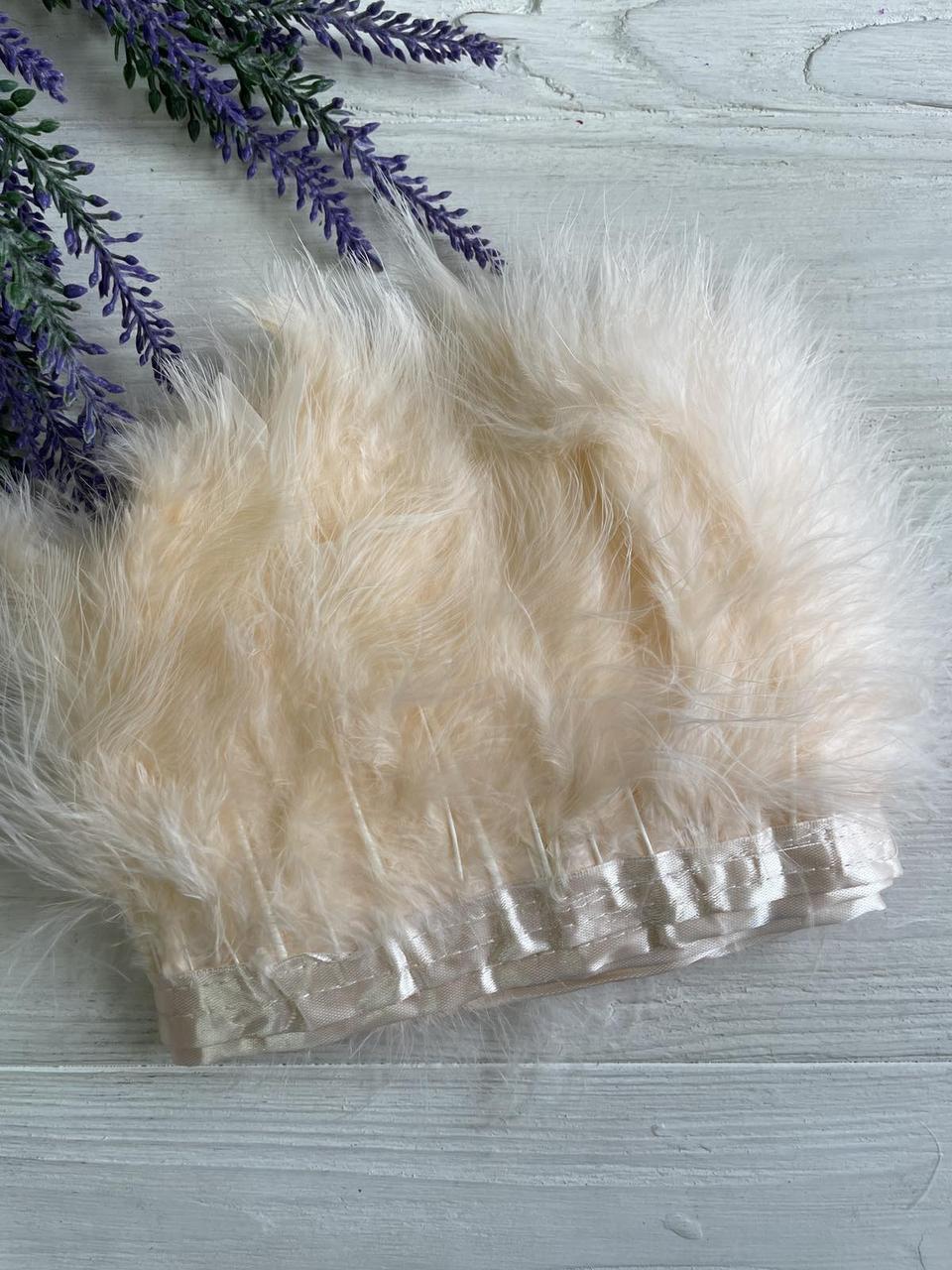 Пір'яна тасьма з лебедя 2 метри , блідо персикова