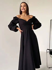 Романтичне довге вечірнє плаття з декольте, чорне