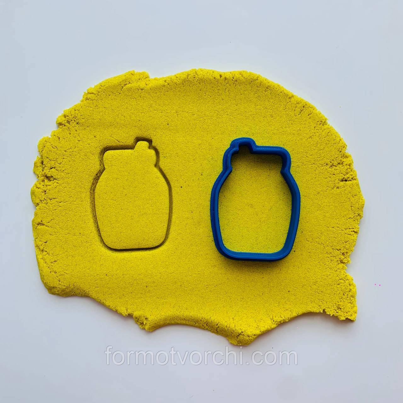 3D-формочки-вирубки для пряників "Банка з трубочкою 6 см"