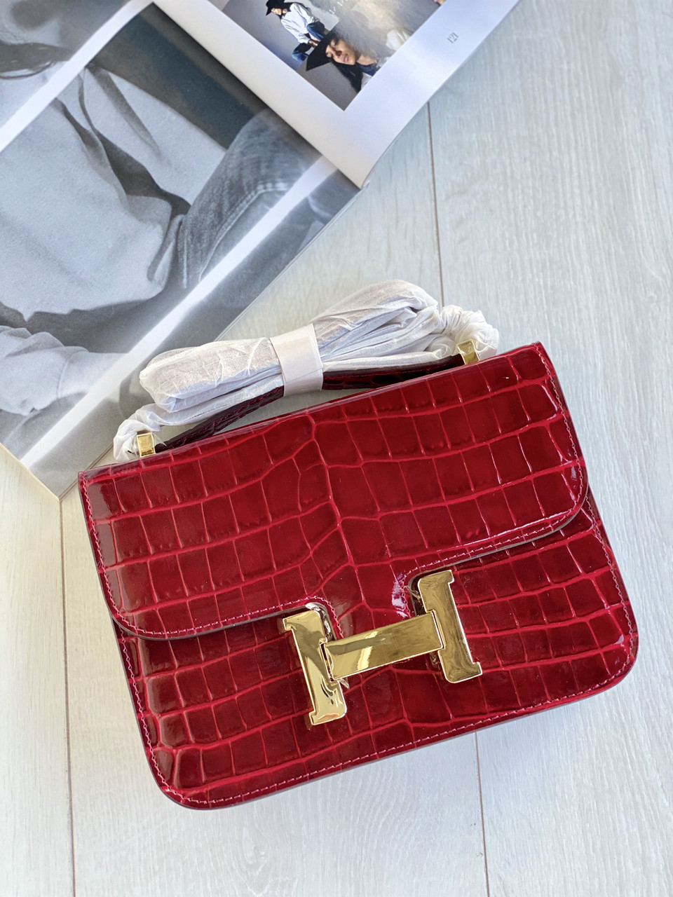 Жіноча червона шкіряна сумка Mini Hermes Constance Міні Гермес Констанс у золоті Ермес