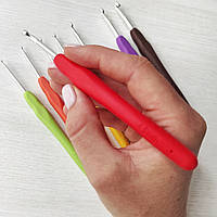 Крючок 4.5 для вязания с прорезиненной ручкой