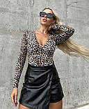 Леопардова жіноча кофта з декольте, фото 3