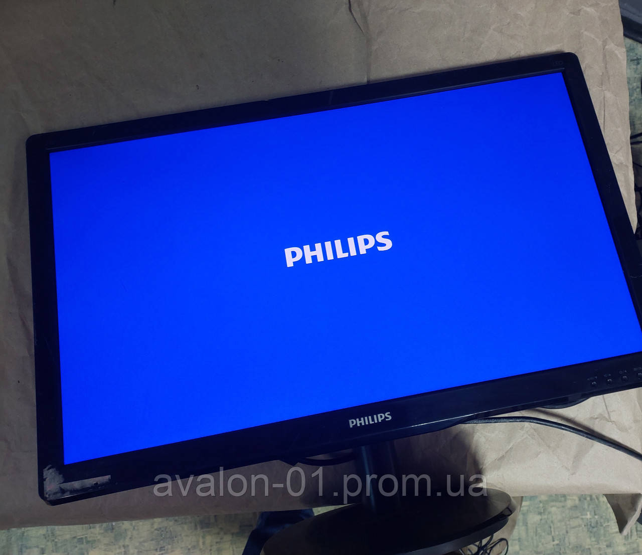 Монитор 23" Philips 236V4LAB/00 Black (FullHD) (блики изображения и рябь на экране) - фото 2 - id-p1962353156