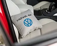 Автомобильная подушка оригінальна в машину "Я надійніше ніж volkswagen" флок,подушка в авто з логотипом
