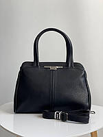 Женская сумка с ручками на три отделения из кожзам итальянского бренда Gilda Tohetti.