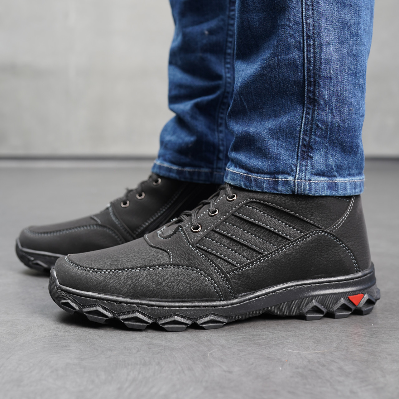 Чоловічі зимові чорні черевики