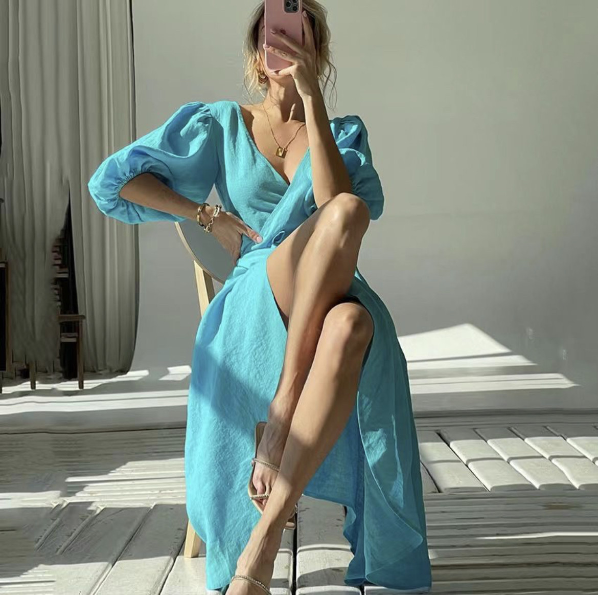 Стильне жіноче плаття в блакитному кольорі, розстібне довге плаття літнє в блакитному кольорі розмір М