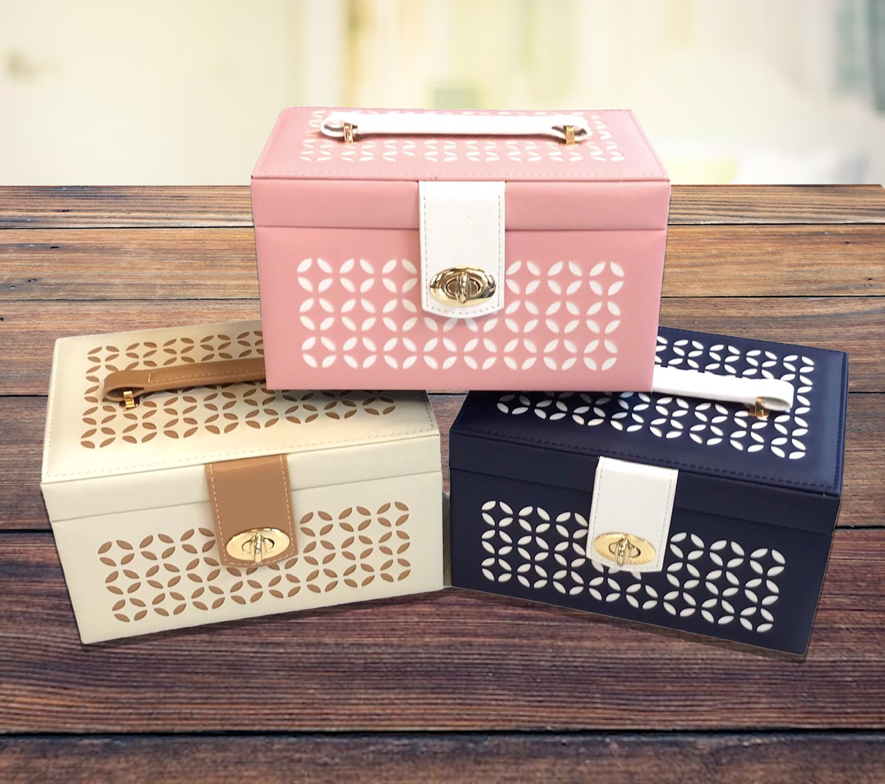 🤍Скринька жіноча для прикрас зі шкірозамінника Хрестики, з замочком і дзеркалом, розсувна, 4 кольори, фото 1