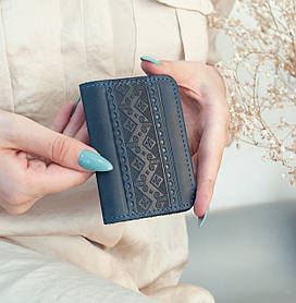 Обкладинка для ID паспорта чоловіча шкіряна темно-синя з тисненням Вишиванка | Обкладинка на права 4 відділа