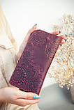 Бордовий гаманець жіночий довгий шкіряний з тисненням квітучий сад з прозорим відділом, фото 2