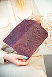 Бордовий гаманець жіночий довгий шкіряний з тисненням квітучий сад з прозорим відділом, фото 7