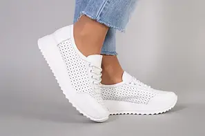 Жіночі шкіряні кросівки з перфорацією