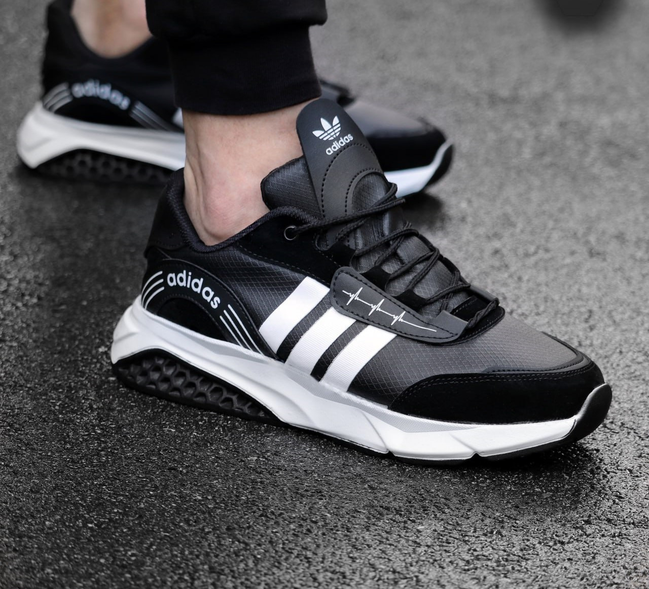 РОЗПРОДЖ Чоловічі кросівки Adidas Black-White р40