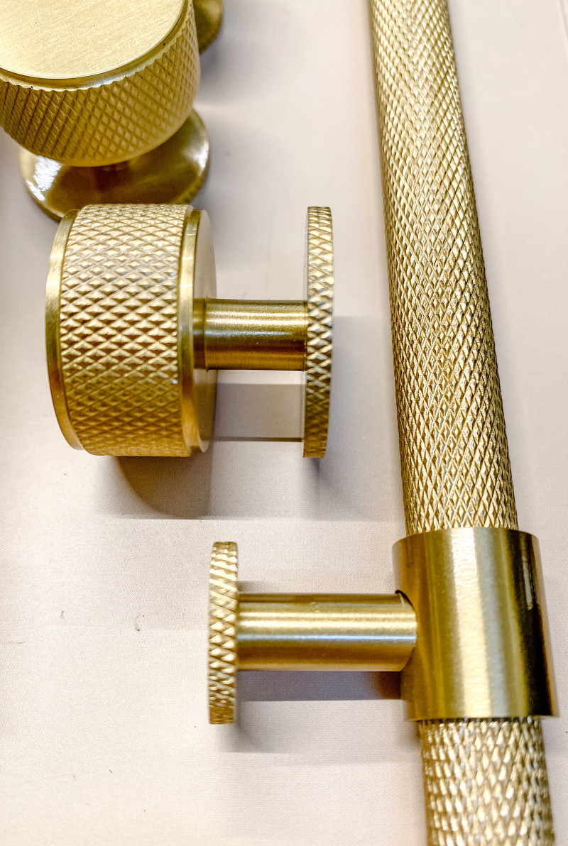 Ручка-кнопка Golden Artisan модерн