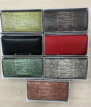 Гаманець жіночий на магніті зі штучної шкіри у різних кольорах Kabir