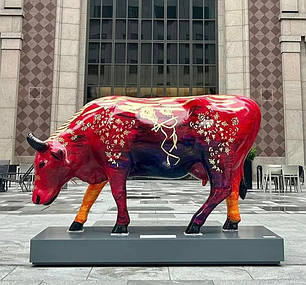 Статуетки міжнародного фестивалю Cow Parade