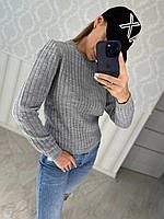 Женский вязаный свитер серого цвета