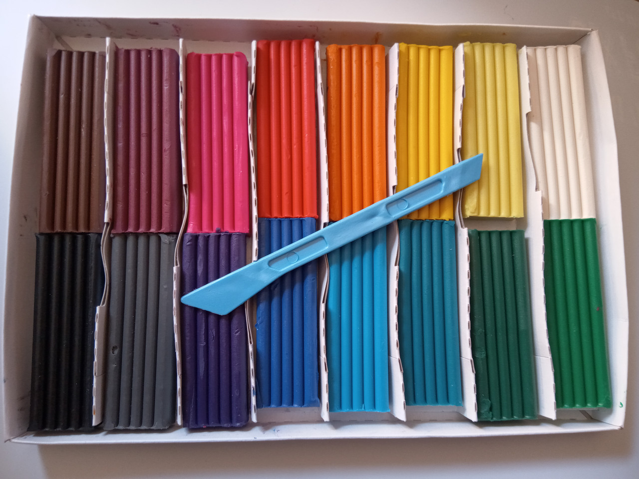 Пластилін Гамма набір 16 кольорів 256 грамів зі стеком Дитячий Серія Захоплення 200314 Гамма