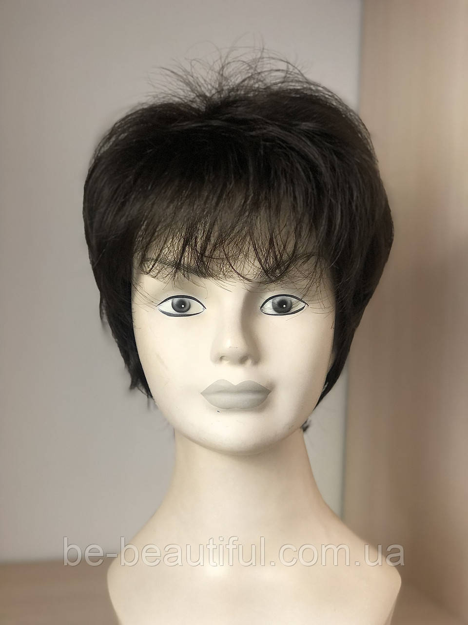 Коротка жіноча перука з штучного волосся колір шоколад