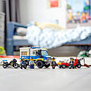 Конструктор LEGO City 60276 Транспорт для перевезення злочинців, фото 9