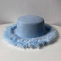 Шляпа канотье с устойчивыми полями (6 см) украшенная перьями FUZZY голубая