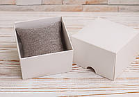 Самосборная коробка 85х85х55мм с серо-коричневой подушечкой из рогожки для наручных часов и браслетов