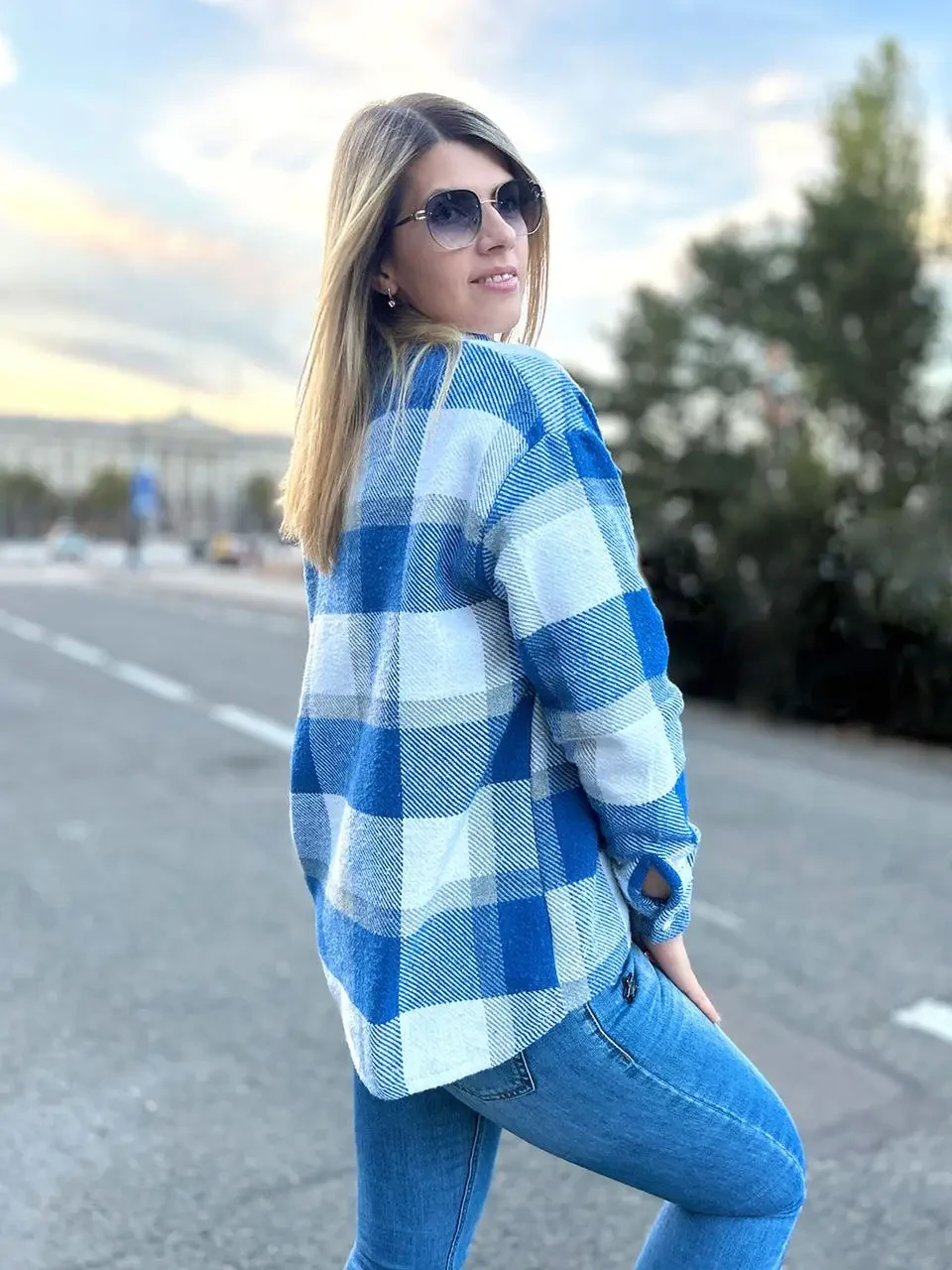 Жіноча демісезонна сорочка в клітку на гудзиках, фото 1