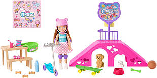 Ігровий набір лялька Барбі Челсі Скейт парк Barbie Dreamtopia Chelsea Skate Ramp HJY35