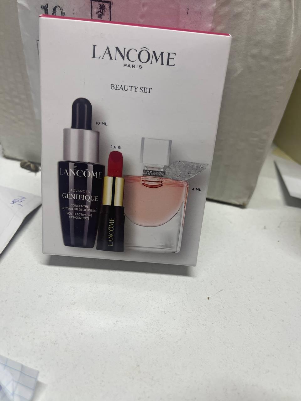 Подарунковий жіночий набір косметики Lancome Beauty Set Gift з парфумами La vie est belle і червоною помадою