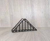 Подсалфетник DR треугольная 13,5х4,2 см h10 см метал (766943940)