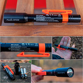 Зручний ручний ліхтар Fenix для повсякденного використання, з міцного алюмінію.