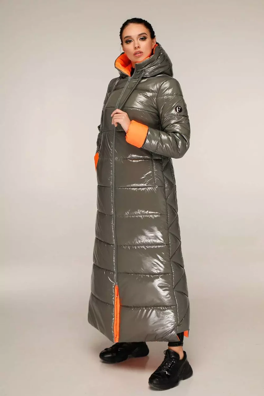 Жіночий зимовий пуховик