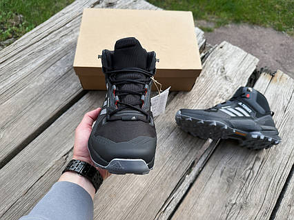 Чоловічі кросівки Adidas Terrex Swift R3 MID Gore-tex FW2762