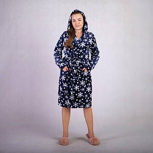 Жіночий махровий короткий халат "Сніжинки-синій" р.42